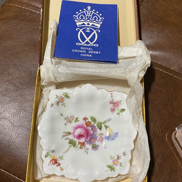 🆕Royal crown derby bone china - Picture 1 of 6